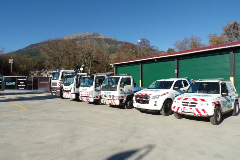 Grúas Eloy Díaz asistencia y rescate de vehículos, asistencia en carretera, taller mecánico móvil reparaciones, transporte y custodia de vehículos, asistencia en viaje 365/24