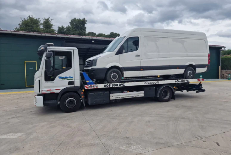Grúas Eloy Díaz asistencia y rescate de vehículos, asistencia en carretera, taller mecánico móvil reparaciones, transporte y custodia de vehículos, asistencia en viaje 365/24