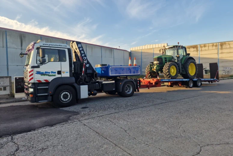 Grúas Eloy Díaz asistencia y rescate de vehículos, asistencia en carretera, taller mecánico móvil reparaciones, transporte y custodia de vehículos, asistencia en viaje 365/24